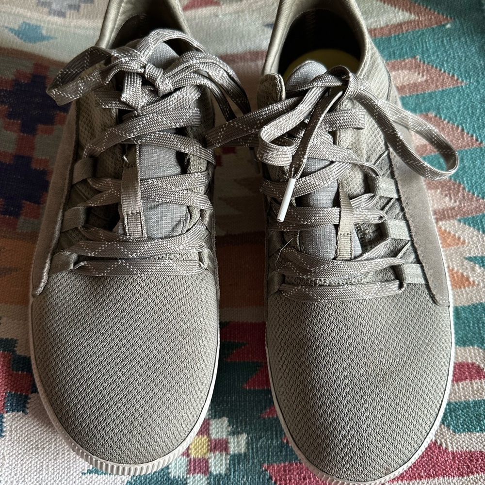 EUC, like new! Sorel women’s waterproof sneakers, size 9, Sage green - Picture 3 of 9